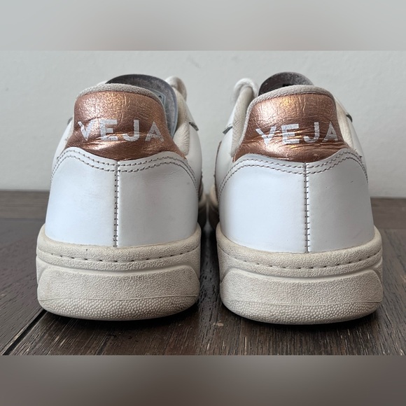 Veja Sneakers Womens size 5 - Picture 9 of 10